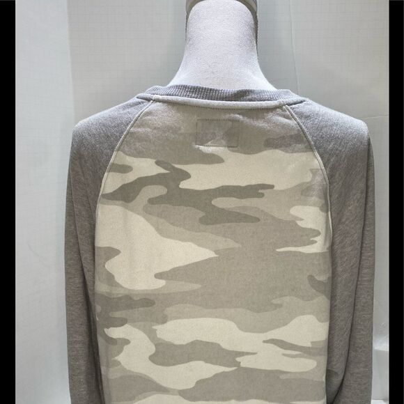 American Eagle Outfitters Camo Sweatshirt Size S - Picture 3 of 4